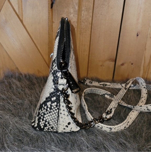 NWT Steve Madden faux snakeskin crossbody bag super cute - Picture 3 of 13